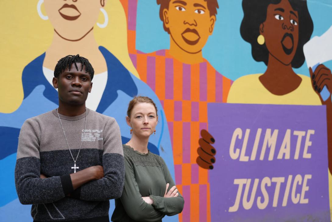 Klimaaktivist Nyombi Morris og seniorrådgiver ved Nordisk Senter Katrine Ehnhuus. Nyombi Morris er opprinnelig fra Uganda hvor han i mange år kjempet mot TotalEnergies sitt EACOP-prosjekt. Til slutt måtte han flykte til Danmark på grunn at sitt klimaengasjement.